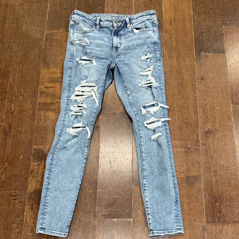 American Eagle Outfitters Light Blue Distressed Skinny Jeans